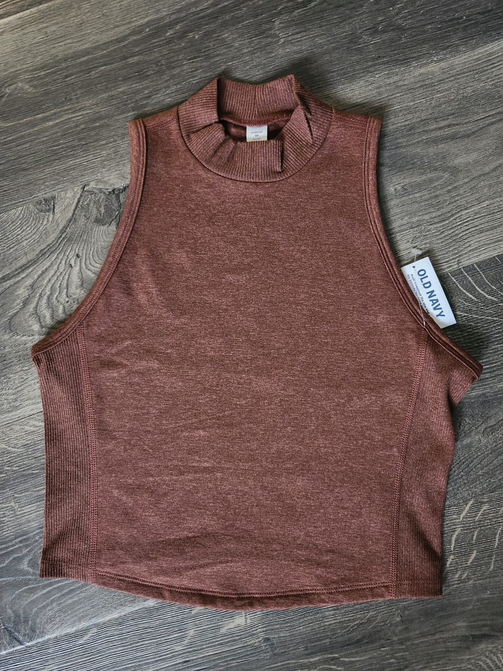 Old Navy Athletics - Women's Sleeveless Mock Neck Top - Rust